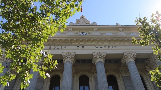 AT&T redujo un 36,3% el beneficio hasta marzo, con más de 4.400 millones